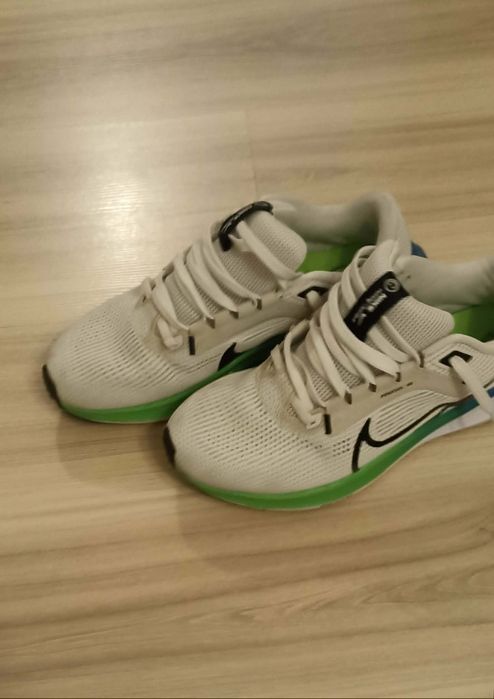 Маратонки найк         ,