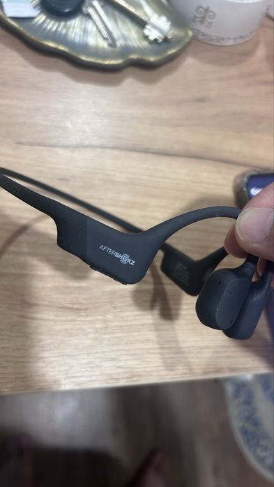 Продам Наушники AFTERSHOKZ