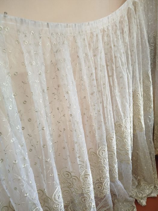 Продам тюль,бежевая