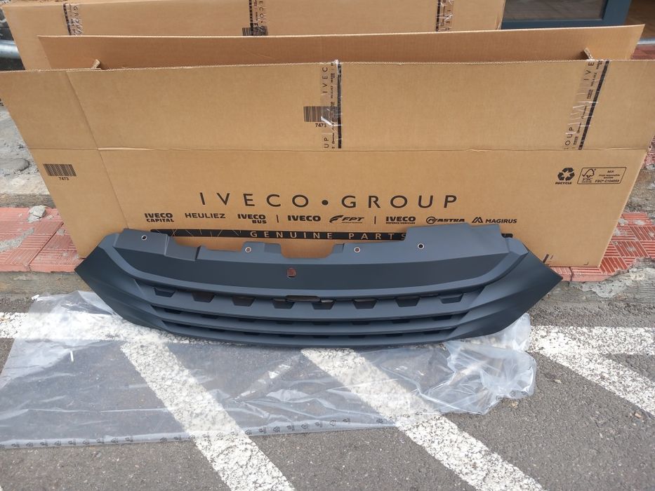 Grila iveco daily e 5 e 6  masca grila trager