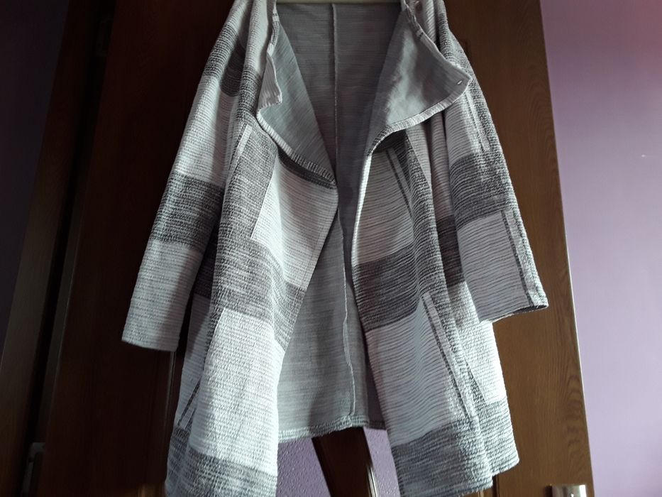 Vând Cardigan Elegant Damă Lung  Italia Mărimea L