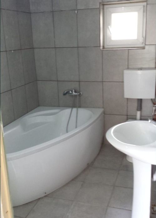 Inchiriez Apartament cu 3 Camere Urlați, Ultracentral