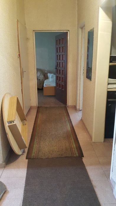 Дава се под наем Тристаен апартамент в Пловдив, Изгрев - 72 кв.м за 204 € - Снимка #2