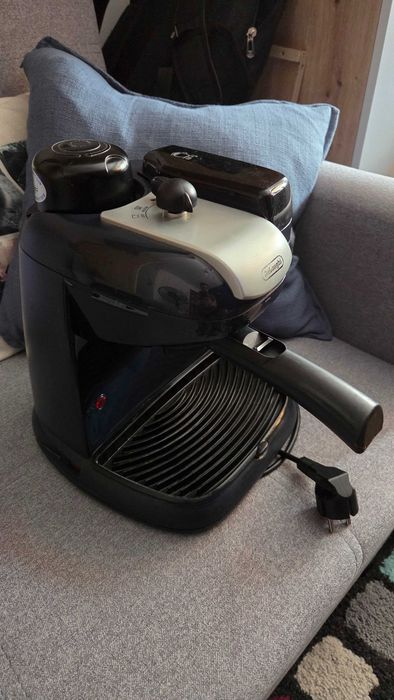 Vand espressor manual DeLonghi