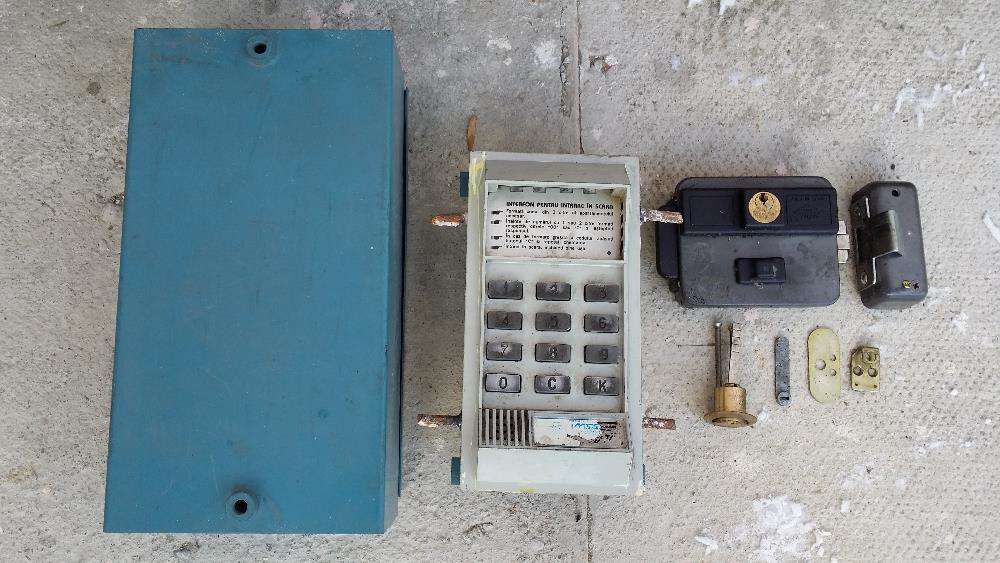 Interfon pentru scara bloc cu cifru si/sau cheie. BONUS yala acces