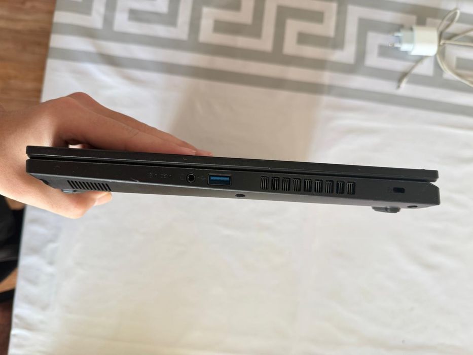 Продоется ноутбук Acer V15