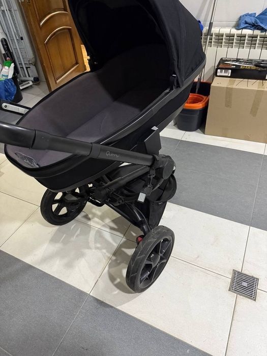 Продам детскую коляску Quinny