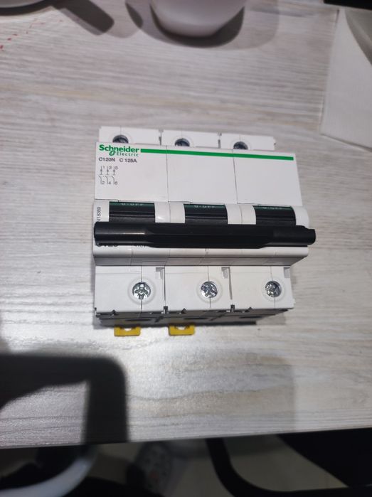 Продается автомат Schneider 125A