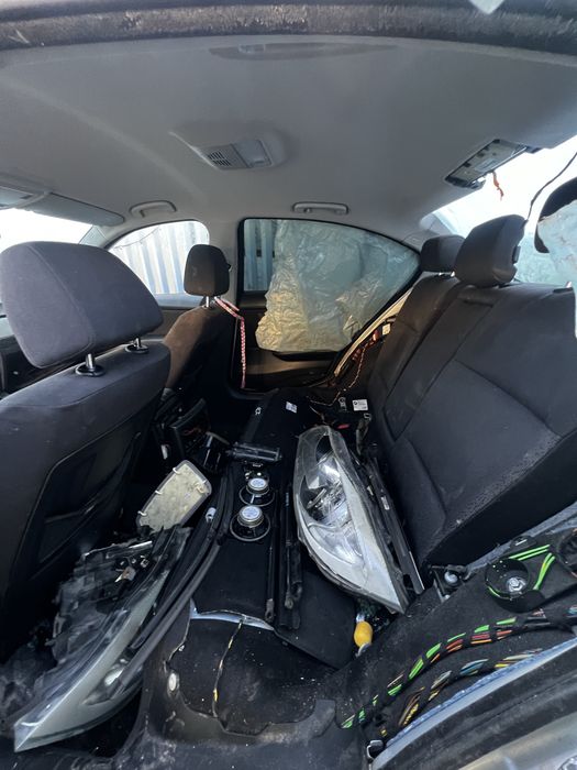 Dezmembre BMW 320d e90