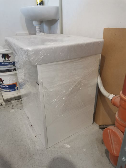 Мивка за баня Roca с долен шкаф Visota