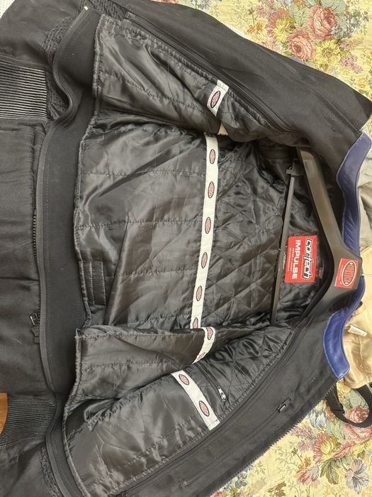 Мотоциклетная кожаная куртка