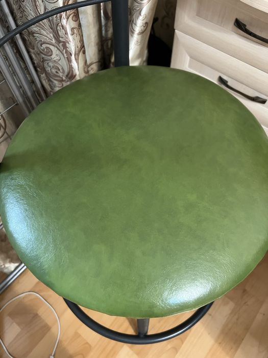 Продам барный стул в идеальном состоянии