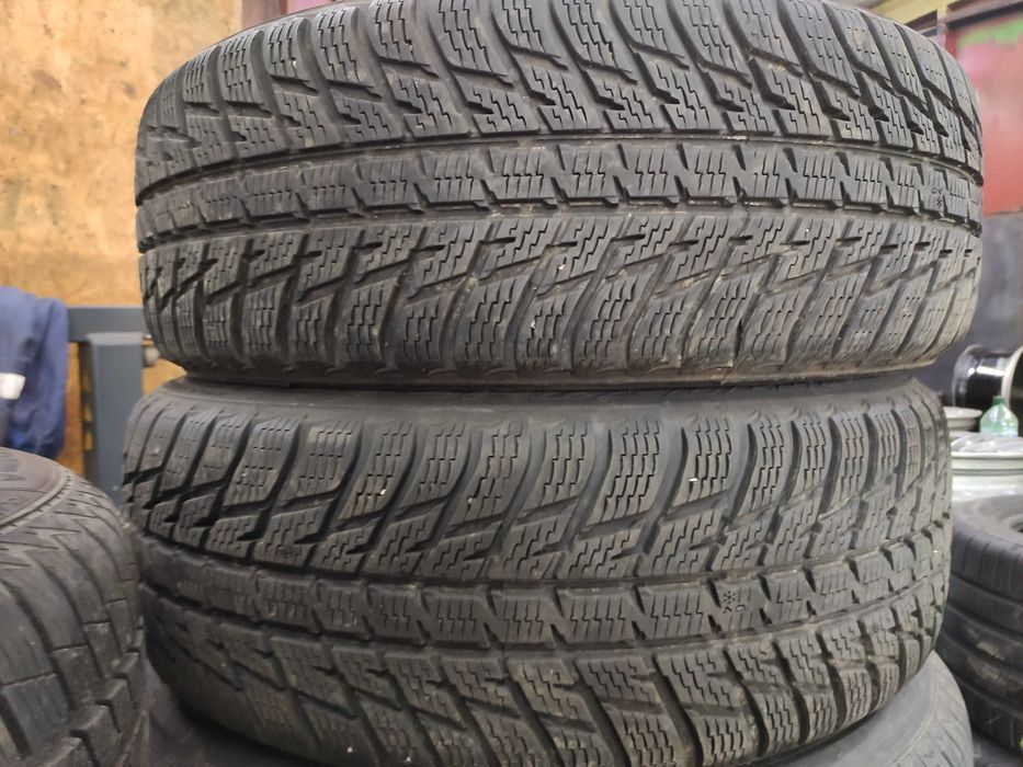 2бр Зимни гуми 215 65 16 - Nokian