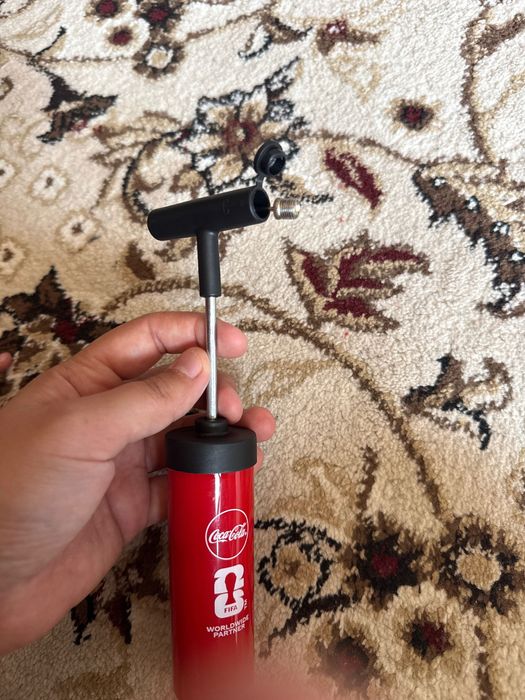 Coca cola to’pi. Yangi. Nasosi bilan birga.