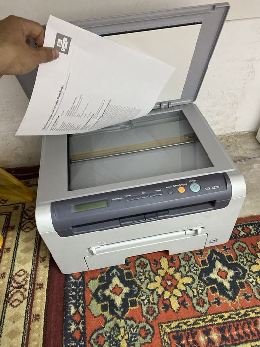 Продаётся МФУ Samsung SCX-4200 (принтер / сканер / копир)