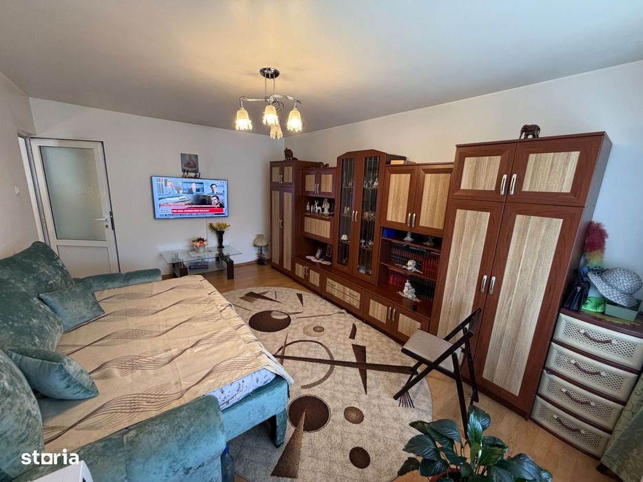 Apartament 2 camere, decomandat - zona Cetate