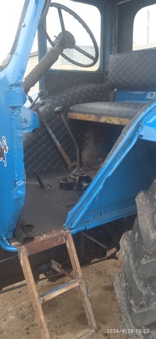 Продам трактор срочно