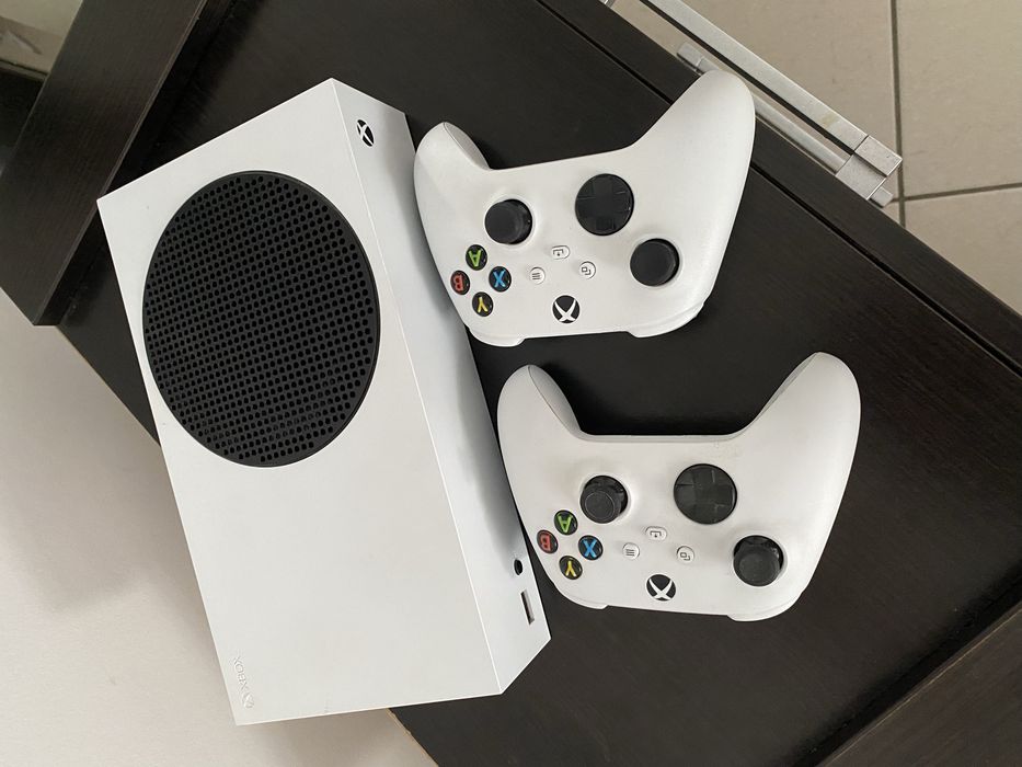 Xbox Series S 512GB, 2 manete