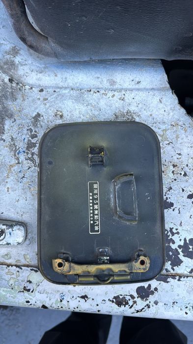 Продам запчасти для Карина е