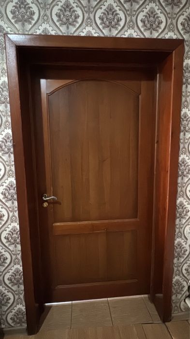 Продам межкомнатные деревянные двери б/у