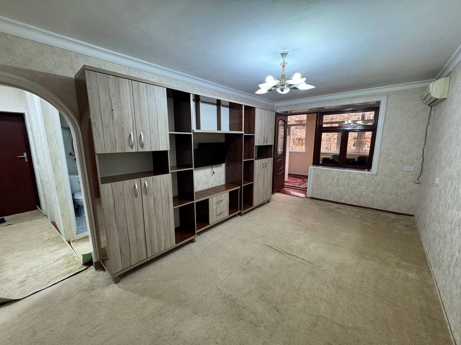 Продаётся 2х комнатная квартира переделан 3х на 2м этаже в 4х этажном