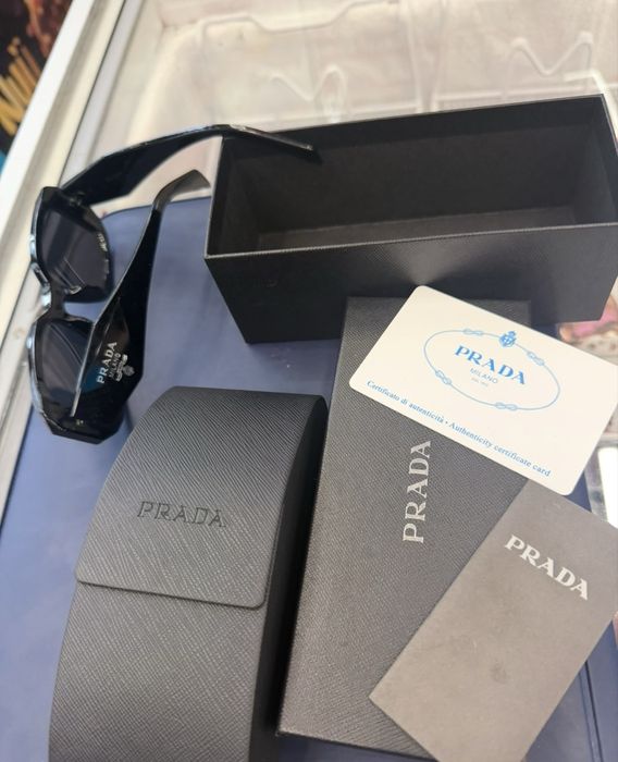 Ochelari Prada !