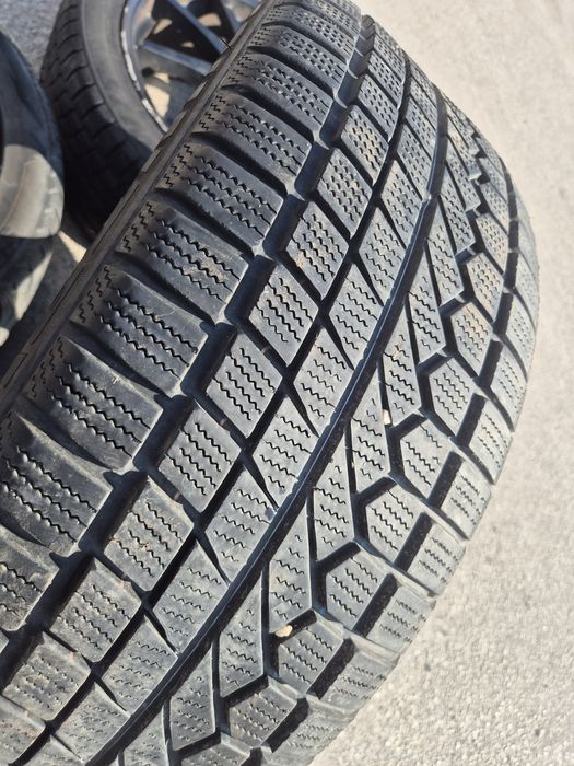 2бр. 235/45/19 Toyo гуми зимни