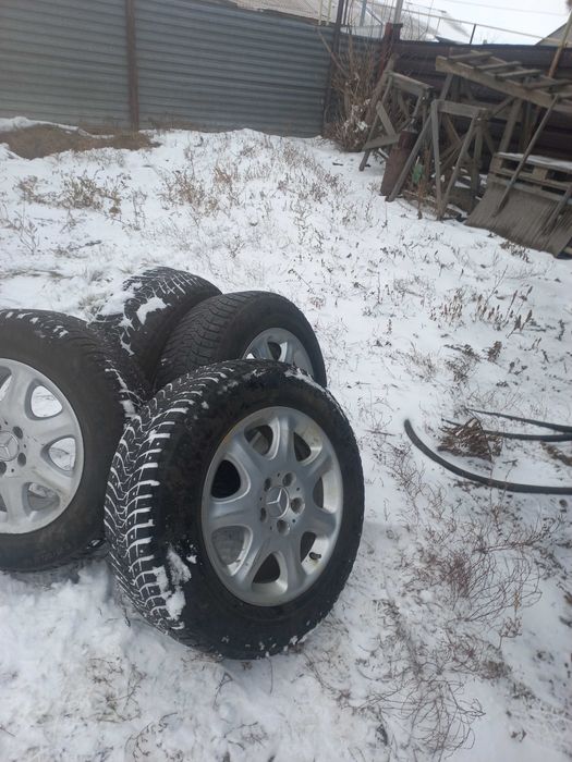Продам зимние шины от минивэна