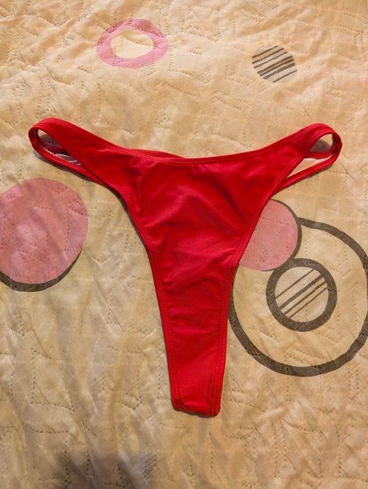 Нов бански долнище червен