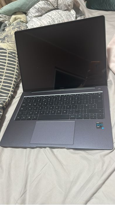 Laptop huawey matebook
