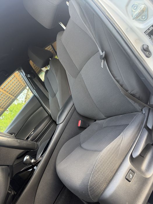 Toyota C-HR 2019 Hybrid euro 6 led navi camera scaune incalzite keyless km reali Rate/leasing/buy/back