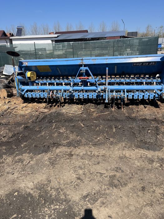 Vând Semanatoare SUP29 pe discuri si IVECO Daily basculabil