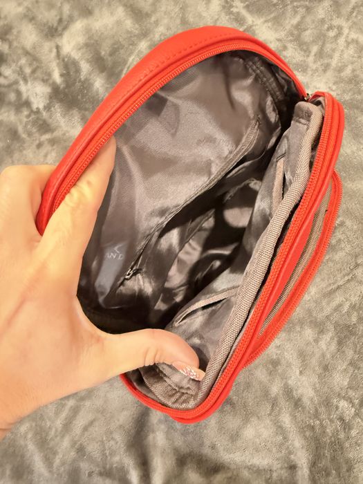 Дамска раница, червена 10€