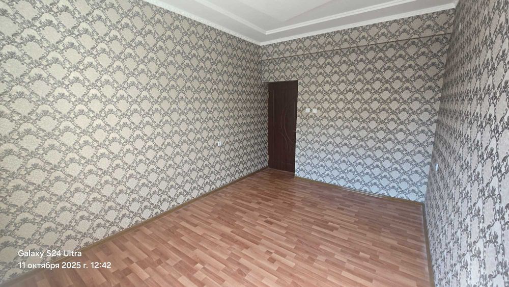 Продается квартира на массиве Сергели 6А