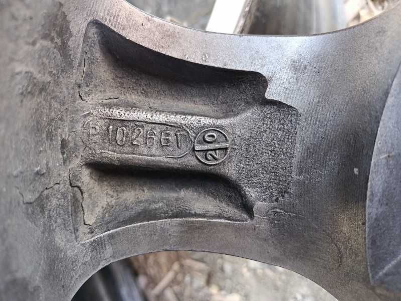 Продам легкосплавные диски на автомашину БМВ 5 е39