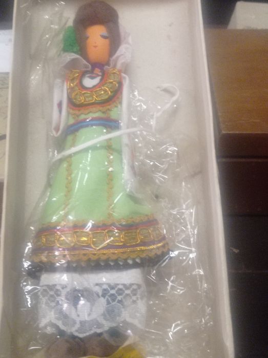 Стара кукла чисто нова