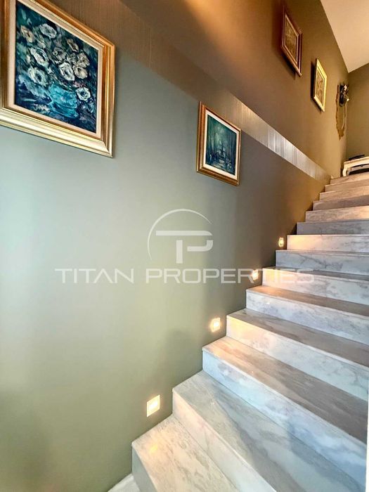 Двуетажна къща Беломорски