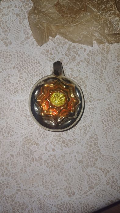 Елочные ёлочные игрушки СССР из стекла подвесная медальён ещё назвают