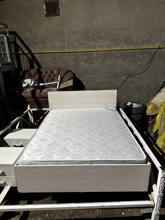 Кровать двуспальная