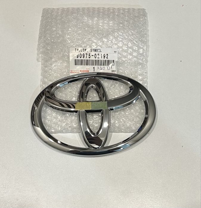 Логотип Toyota Camry 55 оригинал