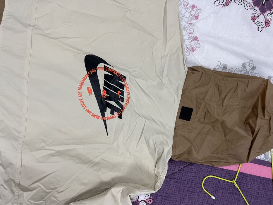 Дамска ветровка NIKE AIR MAX