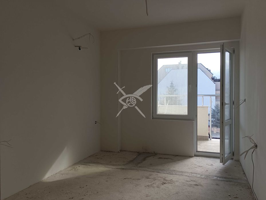 Продава се Тристаен апартамент в София, Център - 110 кв.м за 2182 €/кв.м - Снимка #3