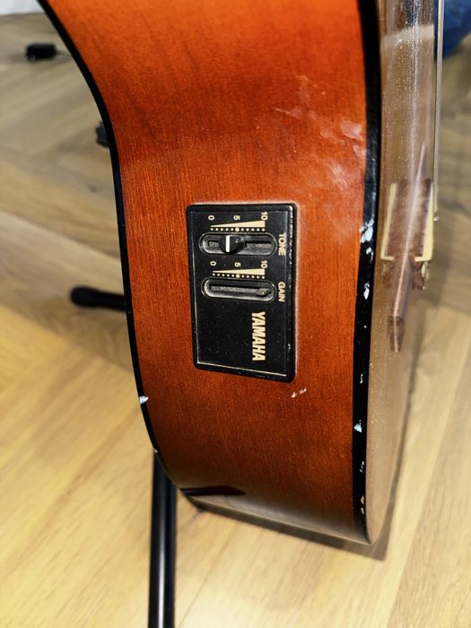 Продам гитару Yamaha модел СХ 40