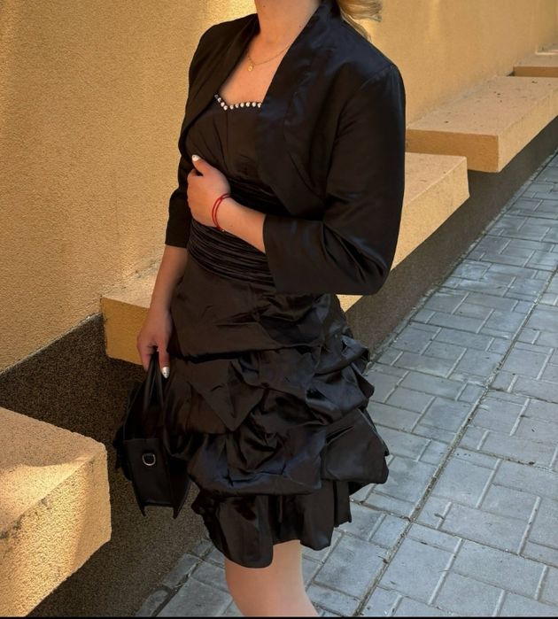 Къса официална рокля