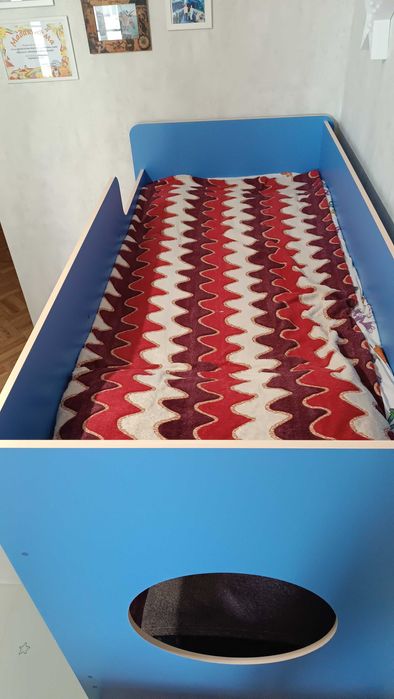 Двухярусная кровать