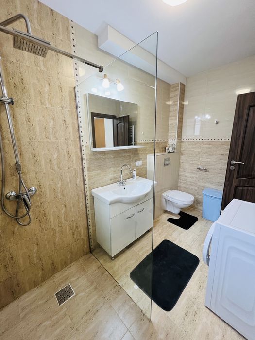 Închiriez apartament