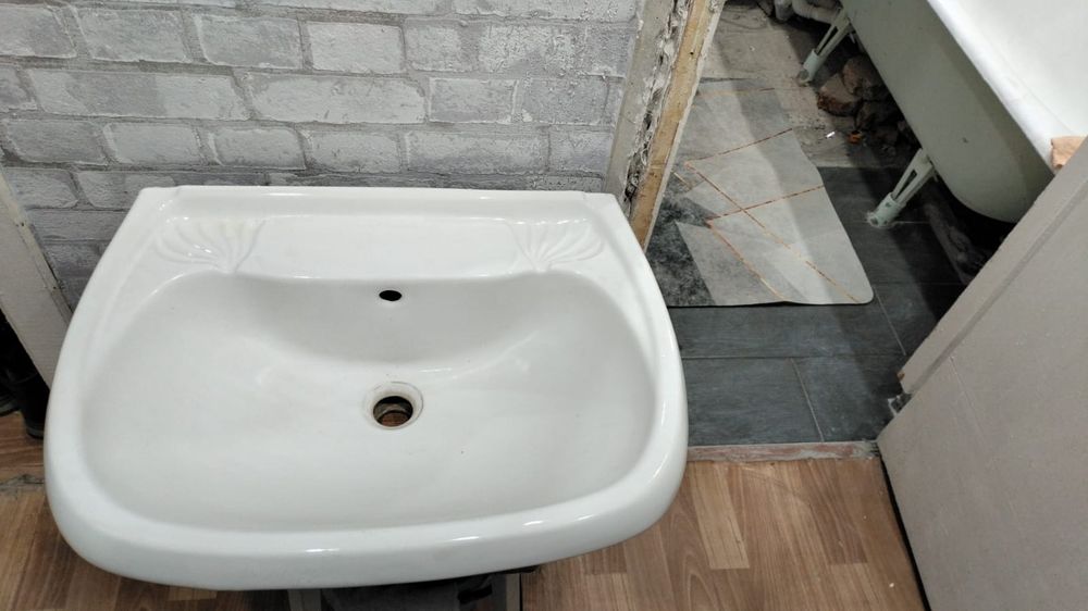 Раковина керамическая