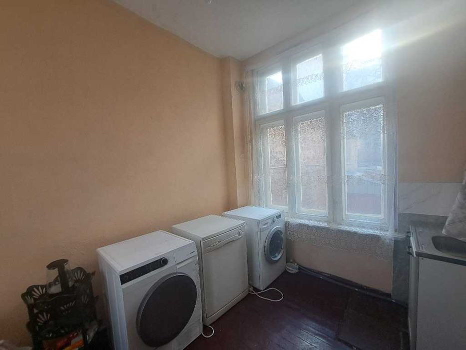 Дава се под наем Етаж от къща в София, Център - 55 кв.м за 357 € - Снимка #6