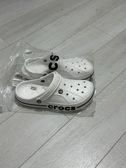 Crocs - кроксы.