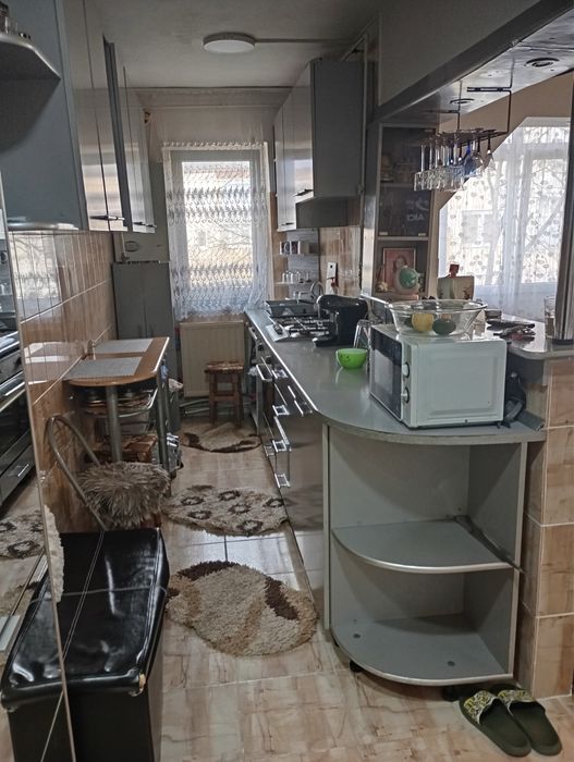 Vand apartament cu 2 camere